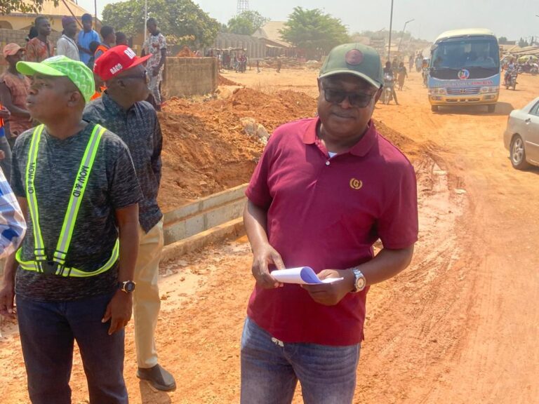 WORKS COMMISSIONER ASSURES SPEEDY COMPLETION OF MUNYA 5KM ROAD.